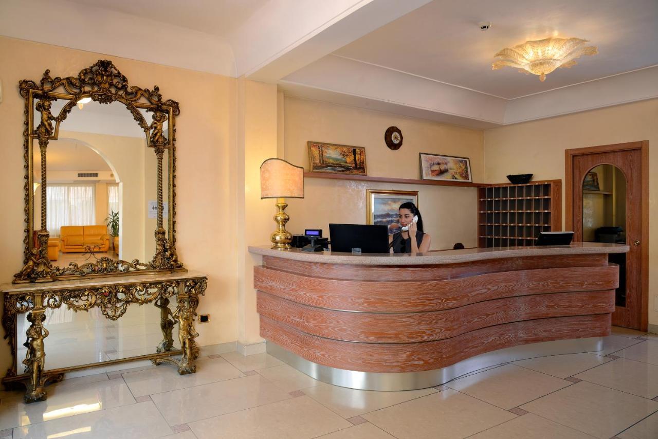 Hotel Elisir Rimini Bagian luar foto