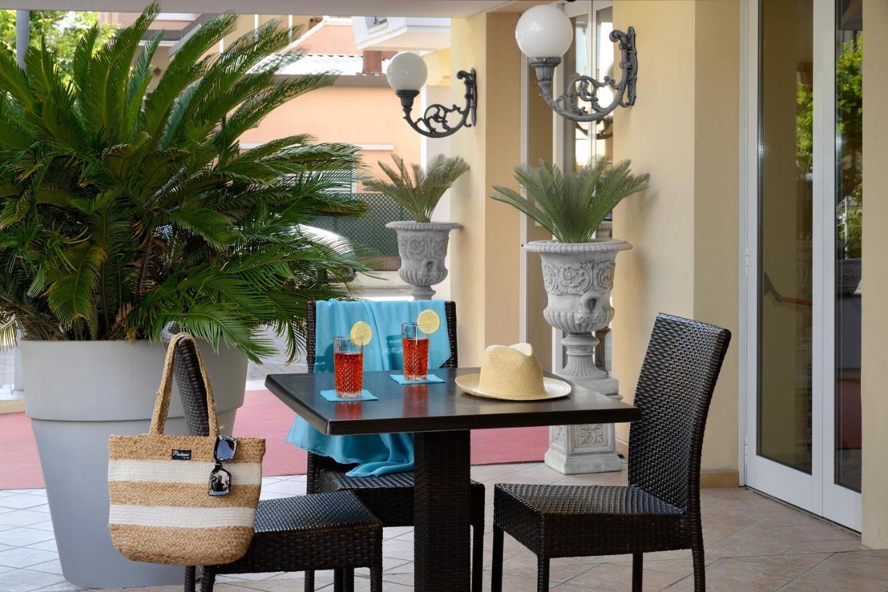 Hotel Elisir Rimini Bagian luar foto